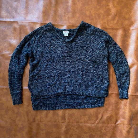 Mossimo Sweater | V-Neck | Grey | S | Longer in Back - Picture 2 of 6